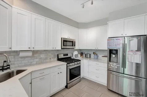125 Chestnut Hills Circle Burr Ridge IL 60527