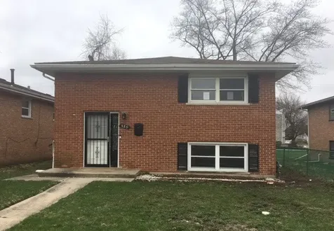 725 East 152nd Street Phoenix IL 60426