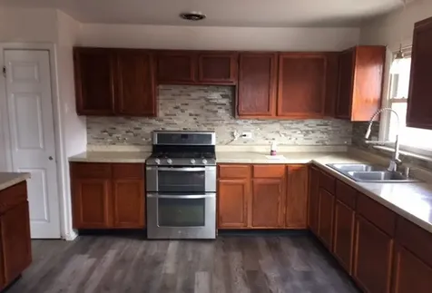 725 East 152nd Street Phoenix IL 60426