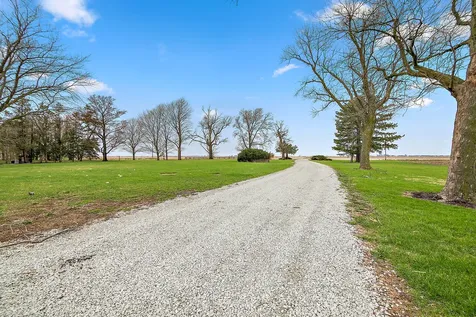 2078 North 1100 Road E Danforth IL 60930