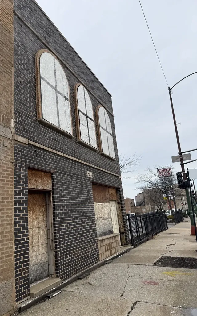5816 West North Avenue Chicago IL 60639