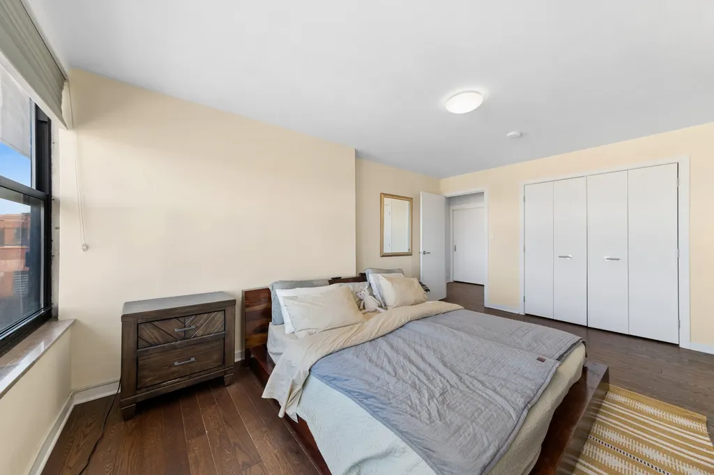 5801 North Sheridan Road Chicago IL 60660