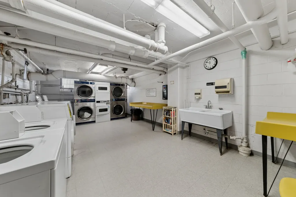 5801 North Sheridan Road Chicago IL 60660