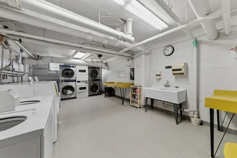 5801 North Sheridan Road Chicago IL 60660