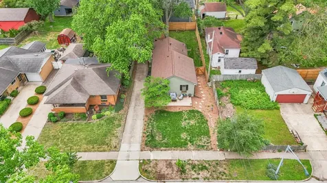 605 South Chicago Avenue Champaign IL 61821