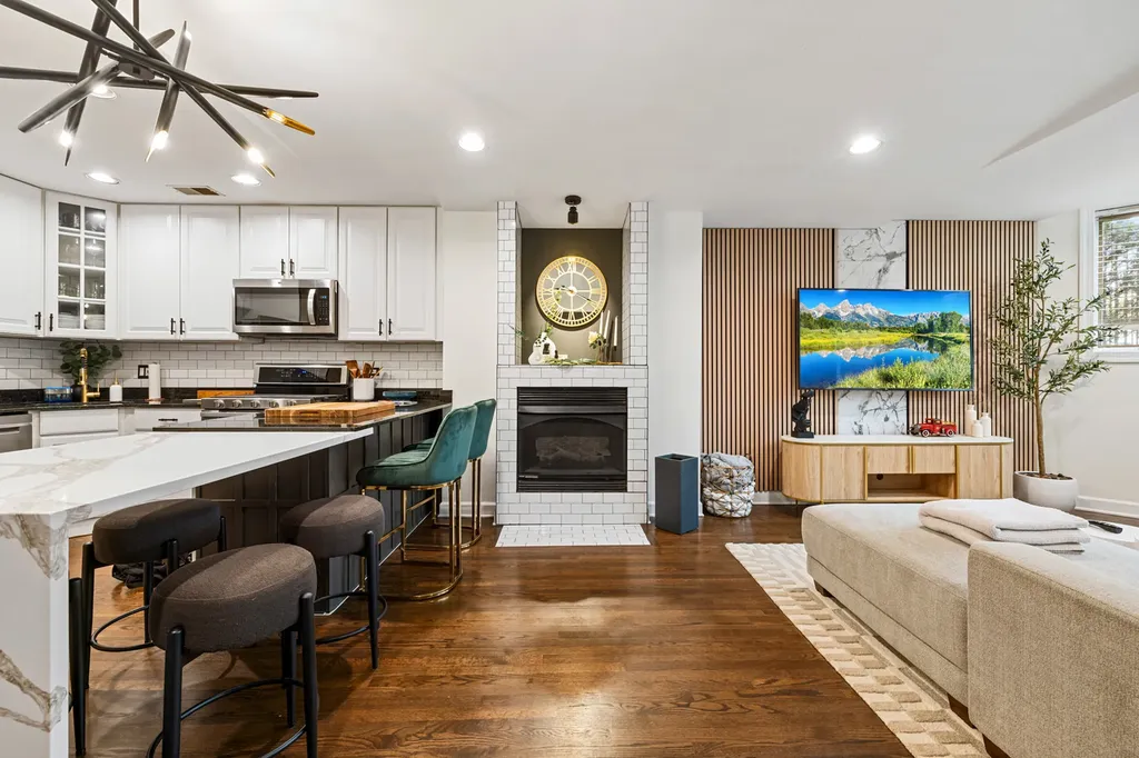2625 North Ashland Avenue Chicago IL 60614