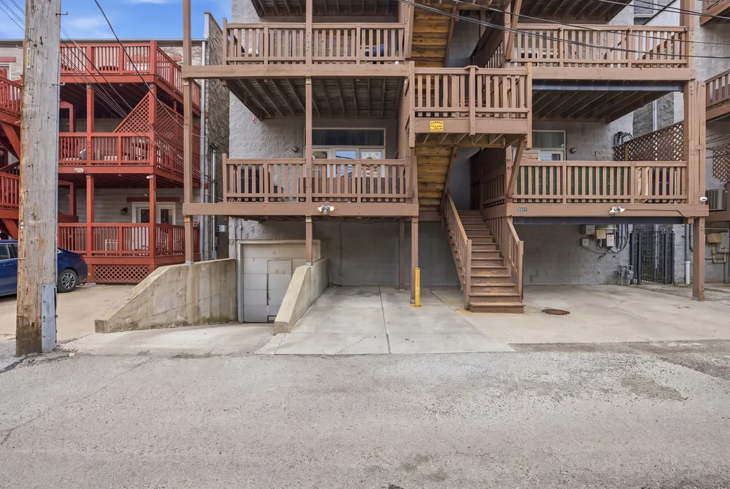 2625 North Ashland Avenue Chicago IL 60614