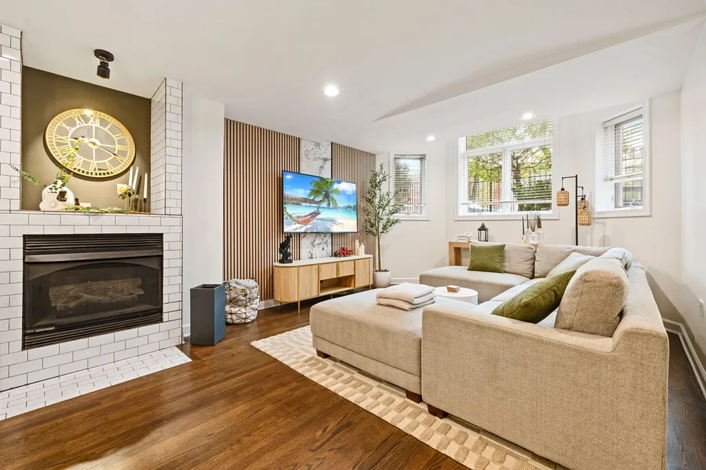 2625 North Ashland Avenue Chicago IL 60614