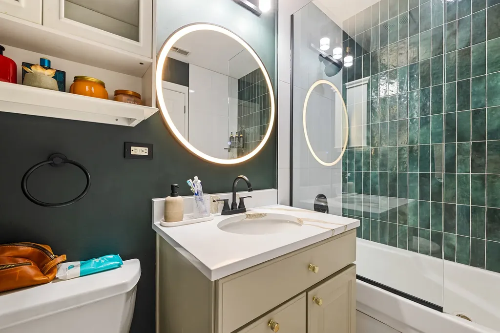 2625 North Ashland Avenue Chicago IL 60614