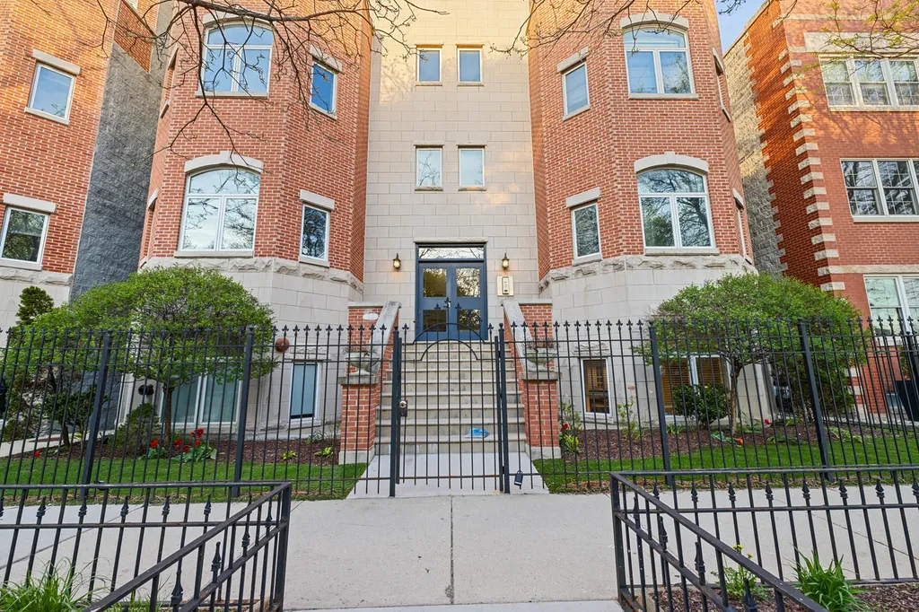 2625 North Ashland Avenue Chicago IL 60614