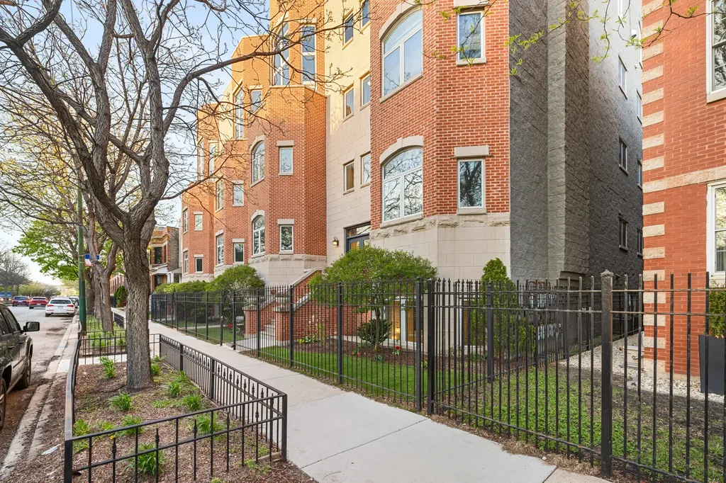 2625 North Ashland Avenue Chicago IL 60614