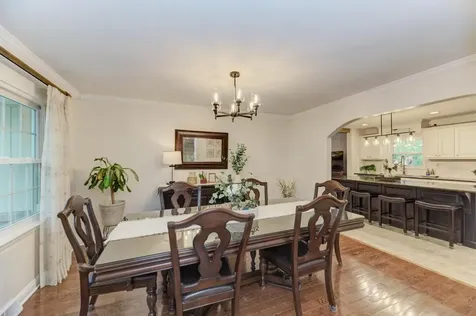 10S607 Glenn Drive Burr Ridge IL 60527