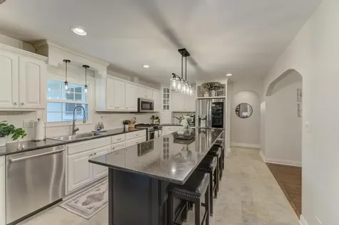 10S607 Glenn Drive Burr Ridge IL 60527