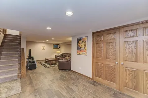 10S607 Glenn Drive Burr Ridge IL 60527