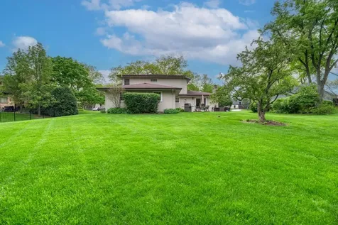 10S607 Glenn Drive Burr Ridge IL 60527