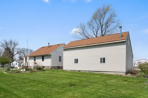 105 Seiler Street Martinton IL 60951