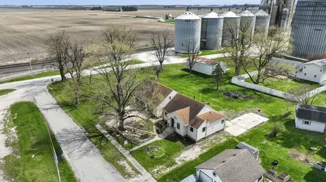 105 Seiler Street Martinton IL 60951