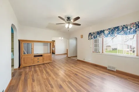 105 Seiler Street Martinton IL 60951