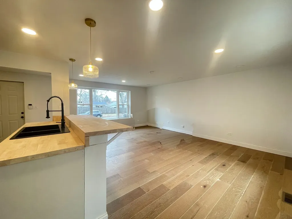 2521 120TH Street Blue Island IL 60406
