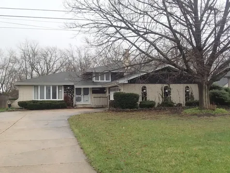 10363 South 84th Avenue Palos Hills IL 60465