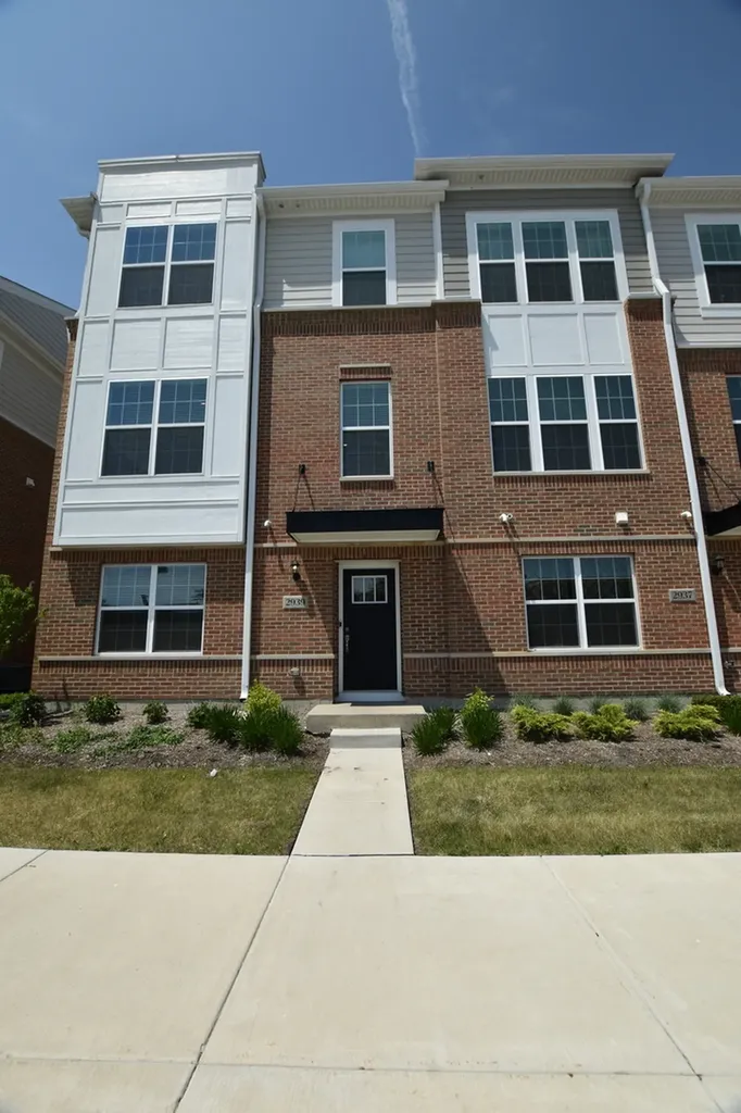 2939 Showplace Drive Naperville IL 60564
