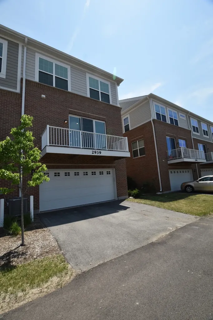 2939 Showplace Drive Naperville IL 60564