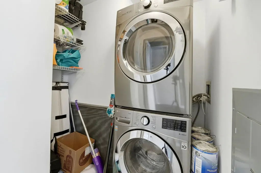 200 West Grand Avenue Chicago IL 60654