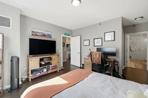 200 West Grand Avenue Chicago IL 60654