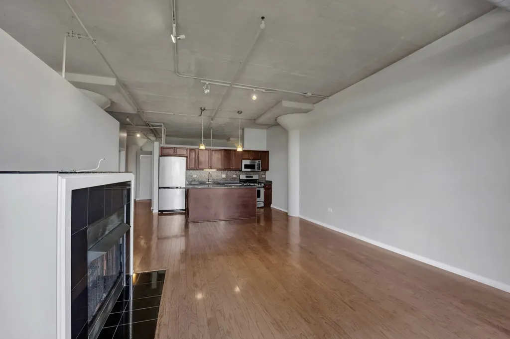 1525 South Sangamon Street S Chicago IL 60608