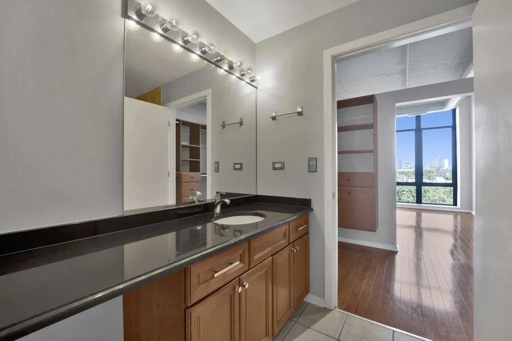 1525 South Sangamon Street S Chicago IL 60608