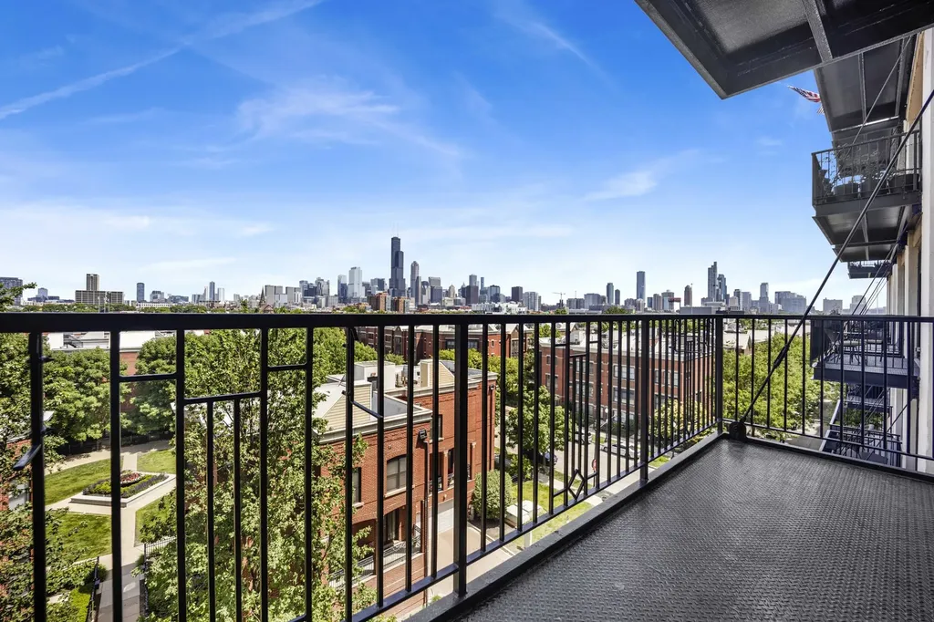 1525 South Sangamon Street S Chicago IL 60608