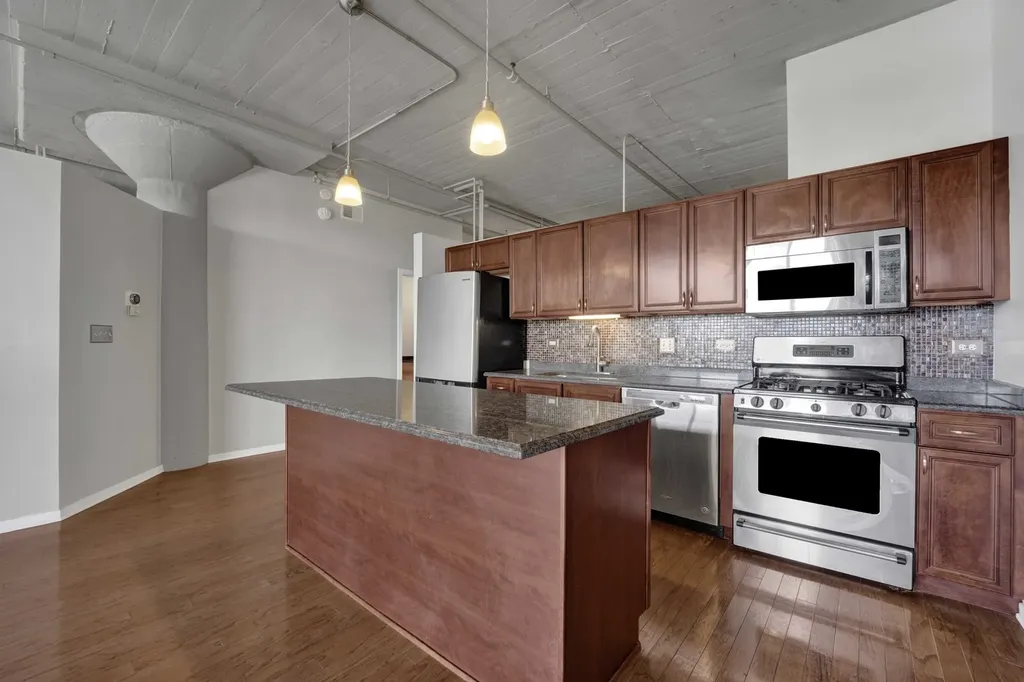 1525 South Sangamon Street S Chicago IL 60608