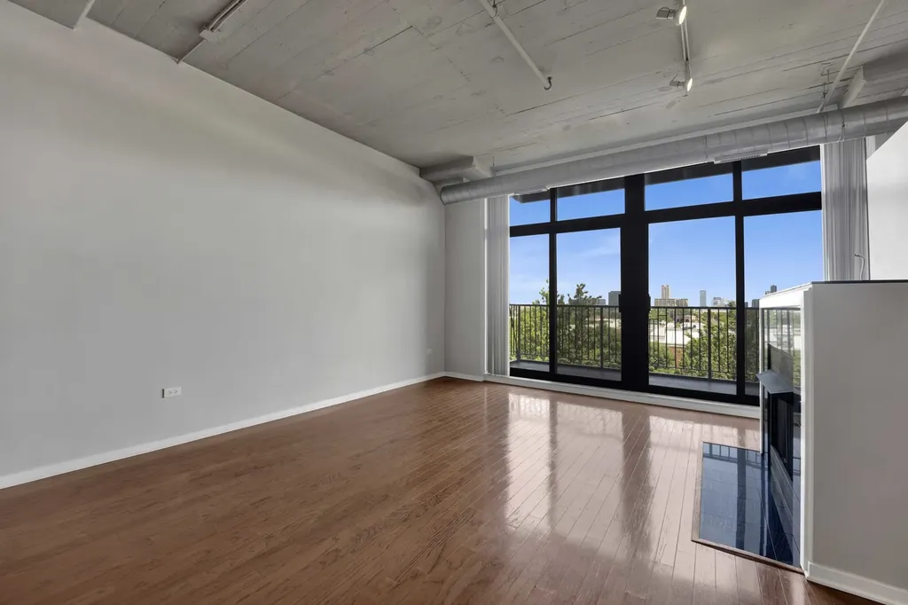 1525 South Sangamon Street S Chicago IL 60608