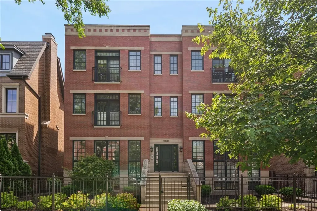 3625 North Lakewood Avenue Chicago IL 60613