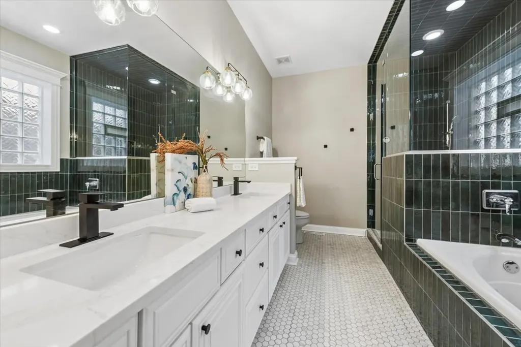 3625 North Lakewood Avenue Chicago IL 60613