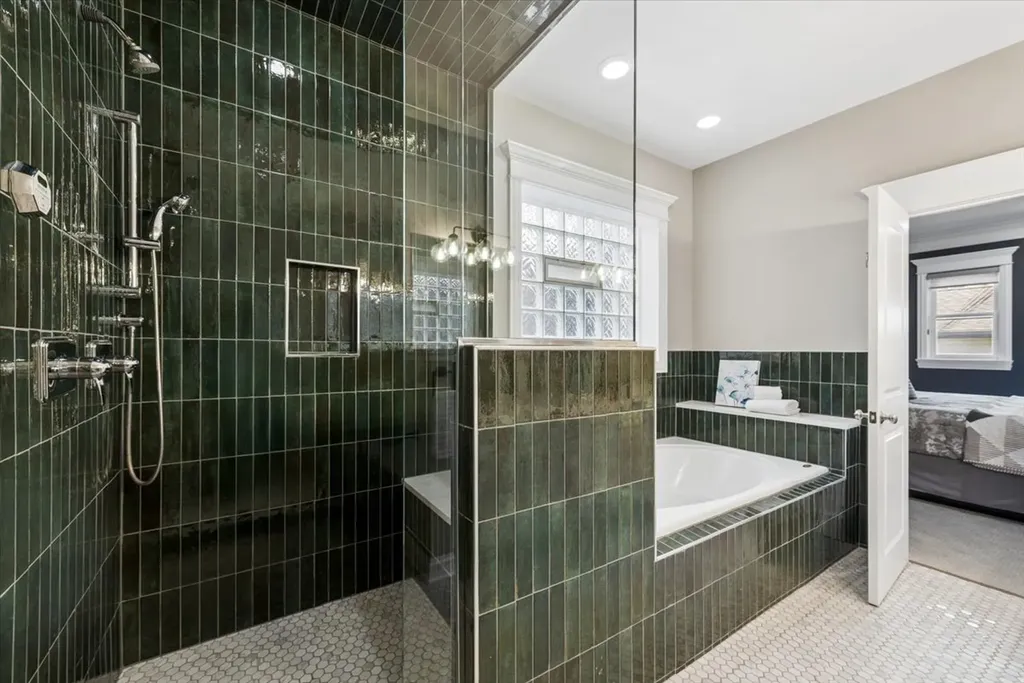 3625 North Lakewood Avenue Chicago IL 60613