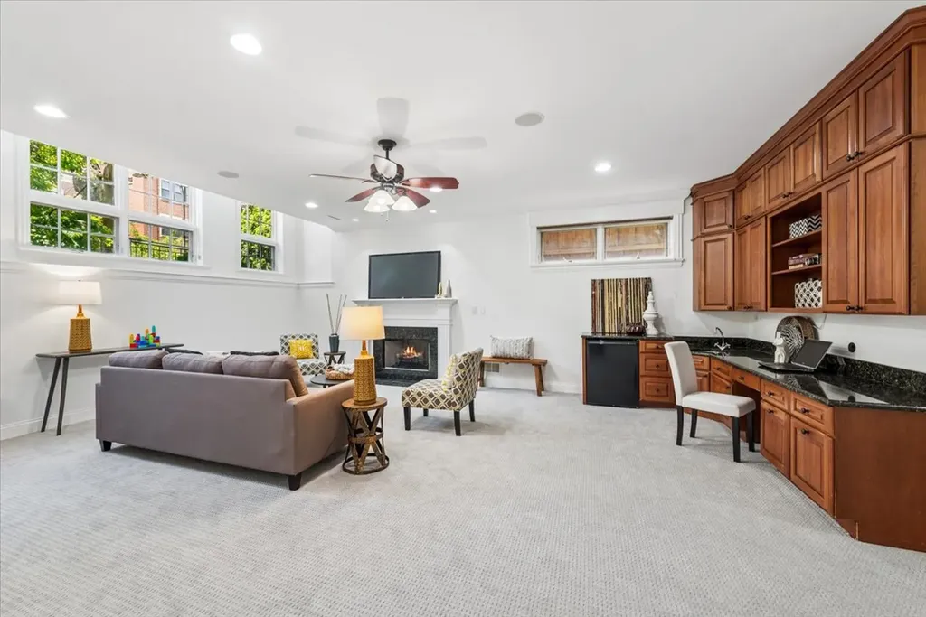 3625 North Lakewood Avenue Chicago IL 60613