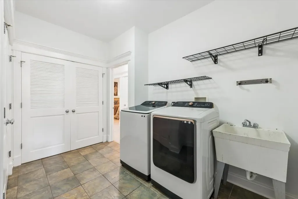 3625 North Lakewood Avenue Chicago IL 60613