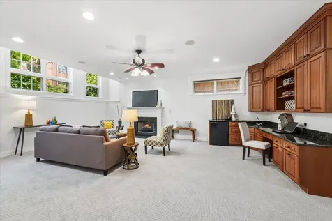 3625 North Lakewood Avenue Chicago IL 60613