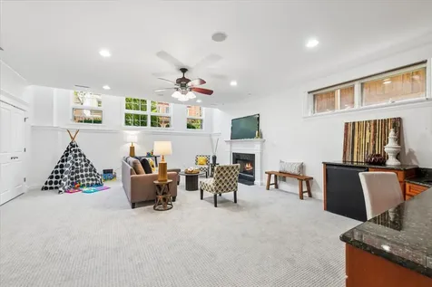 3625 North Lakewood Avenue Chicago IL 60613
