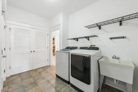 3625 North Lakewood Avenue Chicago IL 60613
