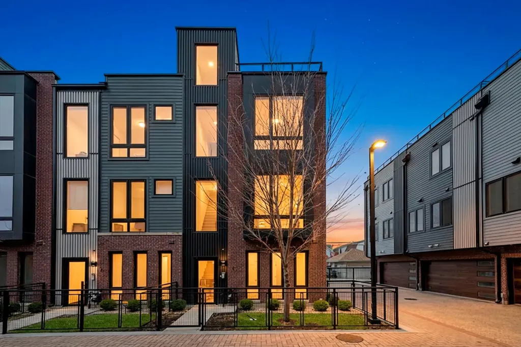 3210 North Keeler Avenue Chicago IL 60641