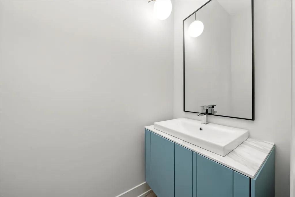 3210 North Keeler Avenue Chicago IL 60641
