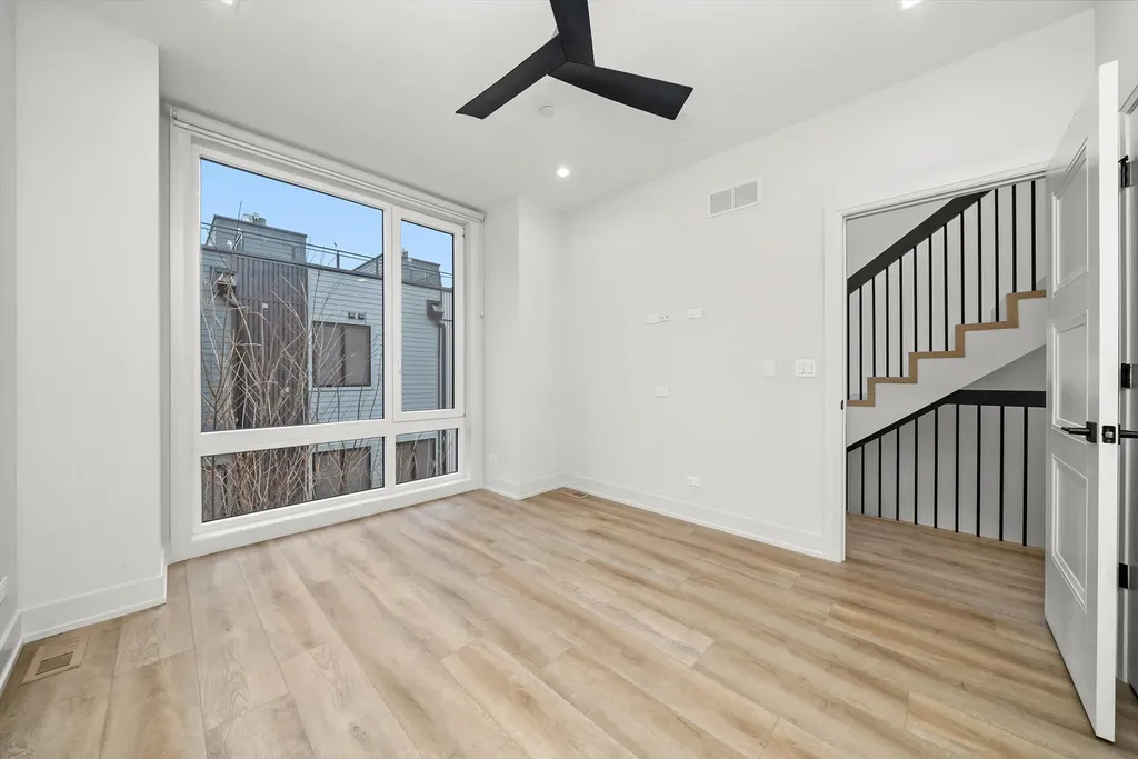 3210 North Keeler Avenue Chicago IL 60641