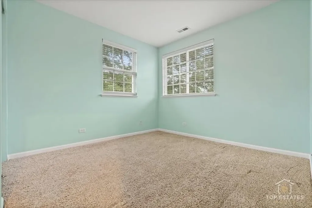 452 Jamestown Court Aurora IL 60502