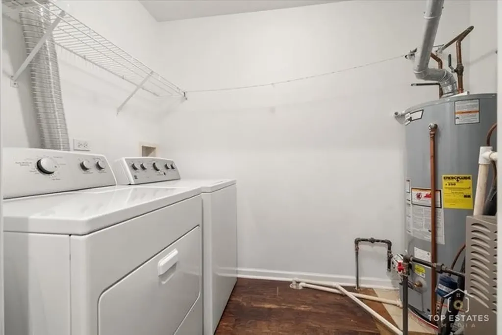 452 Jamestown Court Aurora IL 60502