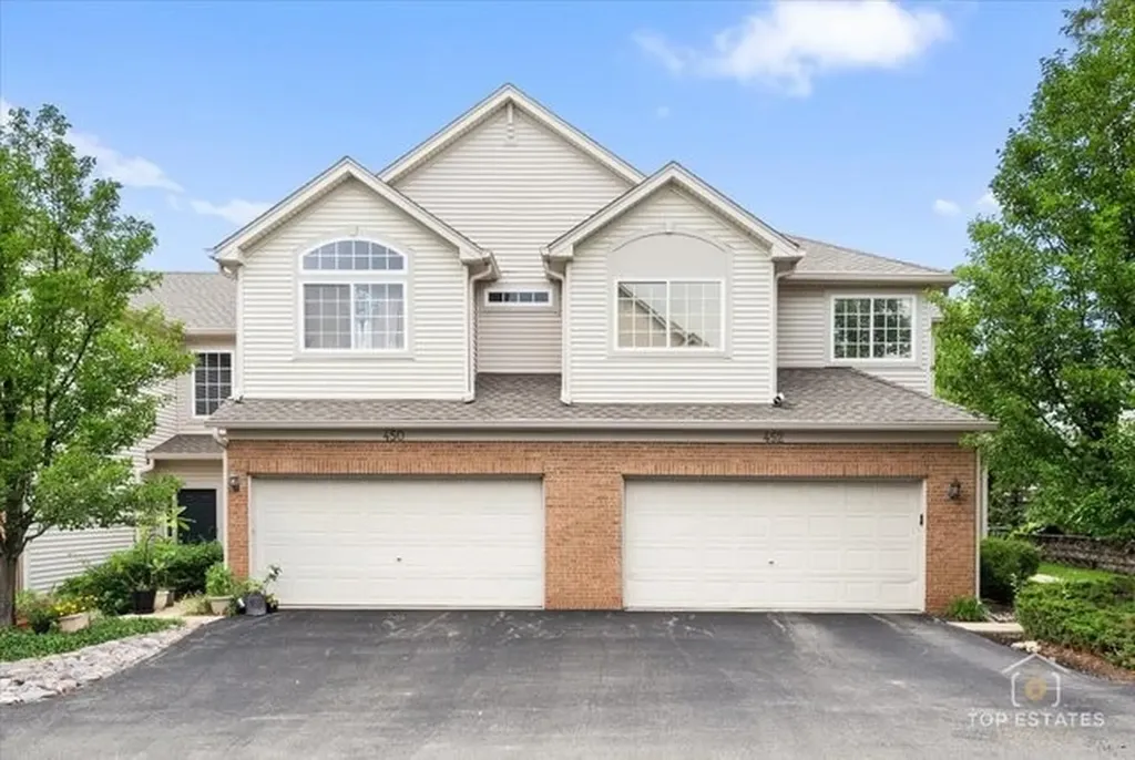 452 Jamestown Court Aurora IL 60502