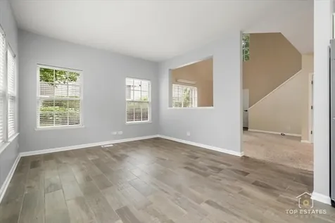 452 Jamestown Court Aurora IL 60502