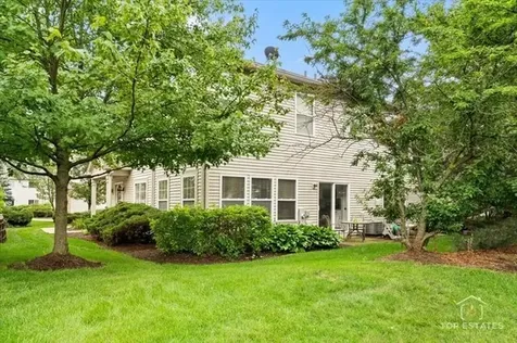 452 Jamestown Court Aurora IL 60502