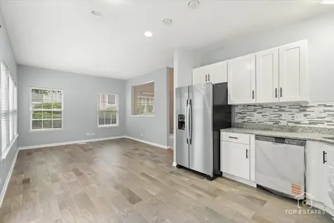 452 Jamestown Court Aurora IL 60502